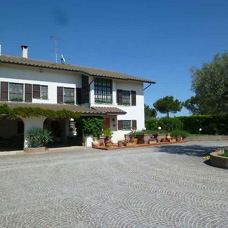 San Costanzo Villa Dolcevita المظهر الخارجي الصورة