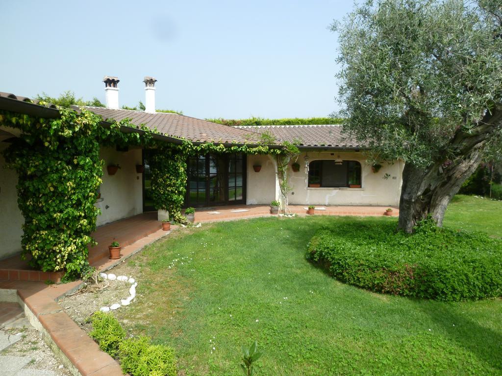 San Costanzo Villa Dolcevita الغرفة الصورة