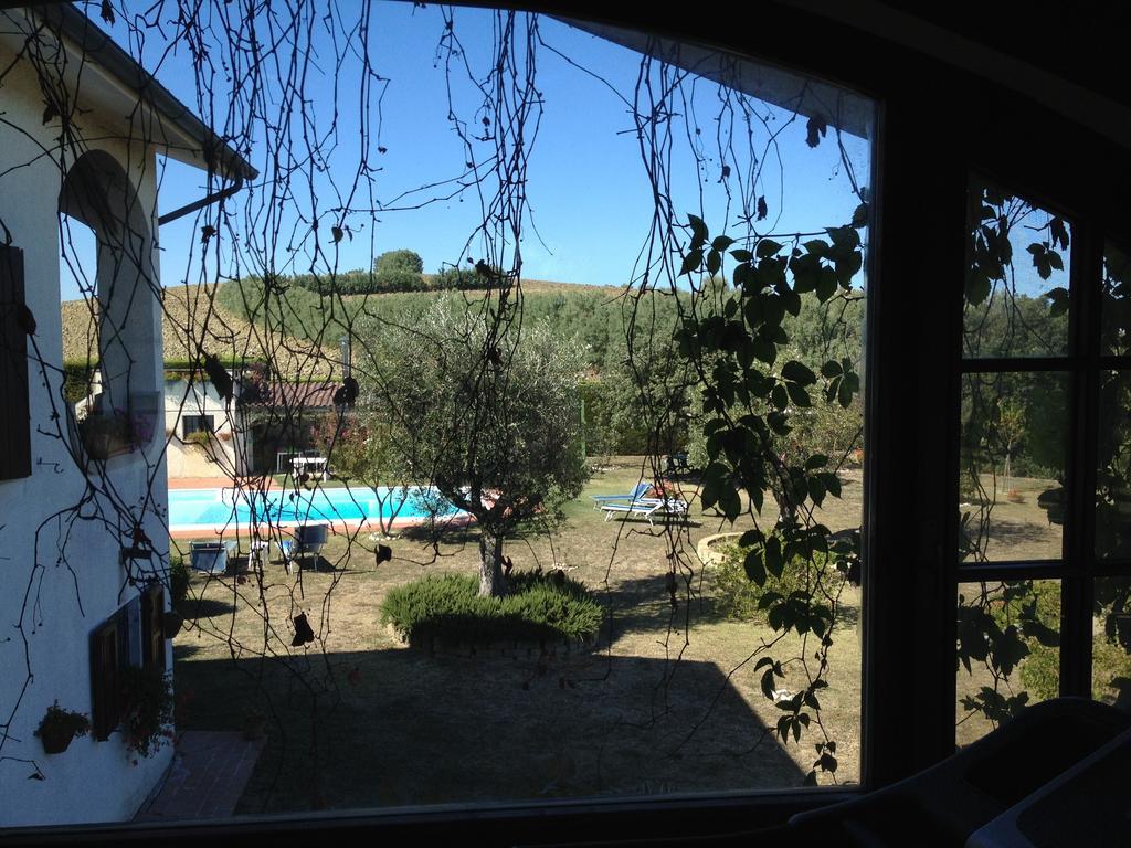 San Costanzo Villa Dolcevita الغرفة الصورة